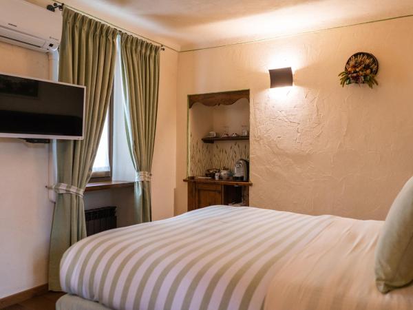 Domus Antica Aosta : photo 9 de la chambre chambre double supérieure avec balcon