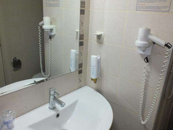 Derici Hotel : photo 2 de la chambre chambre double ou lits jumeaux - vue sur ville