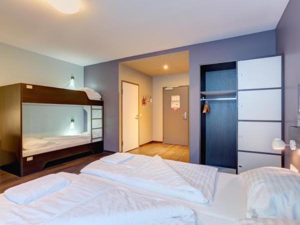 MEININGER Hotel Wien Downtown Sissi : photo 1 de la chambre chambre quadruple