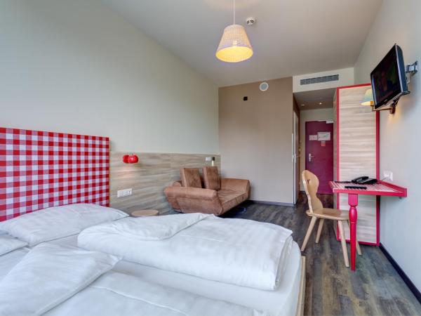 MEININGER Hotel Salzburg City Center : photo 3 de la chambre chambre lits jumeaux