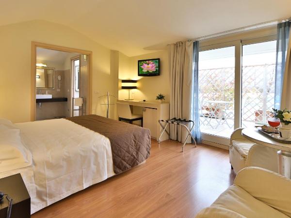 Regal Residence : photo 1 de la chambre studio (2 adultes)