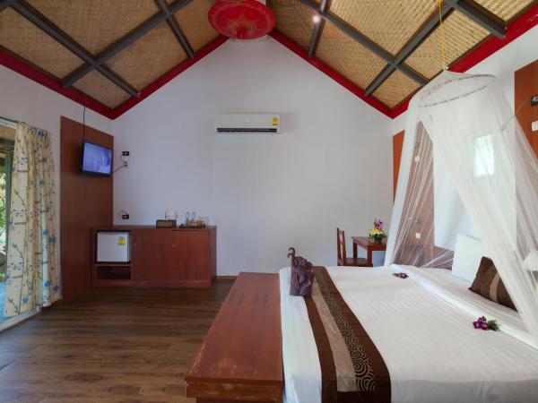 Phi Phi Long Beach Resort & Villa-SHA Extra Plus : photo 1 de la chambre chambre double ou lits jumeaux standard