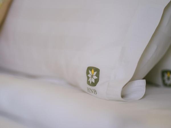 Hotel Northbridge : photo 5 de la chambre chambre lit king-size avec baignoire spa