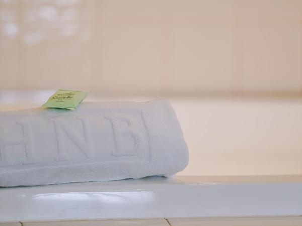 Hotel Northbridge : photo 6 de la chambre chambre lit king-size avec baignoire spa