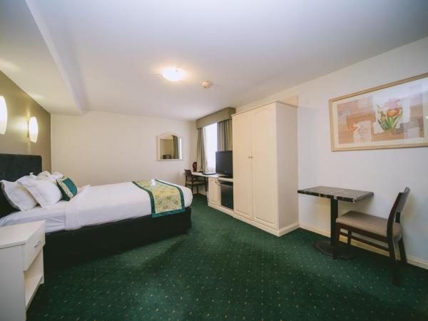 Hotel Northbridge : photo 8 de la chambre chambre lit queen-size avec baignoire spa