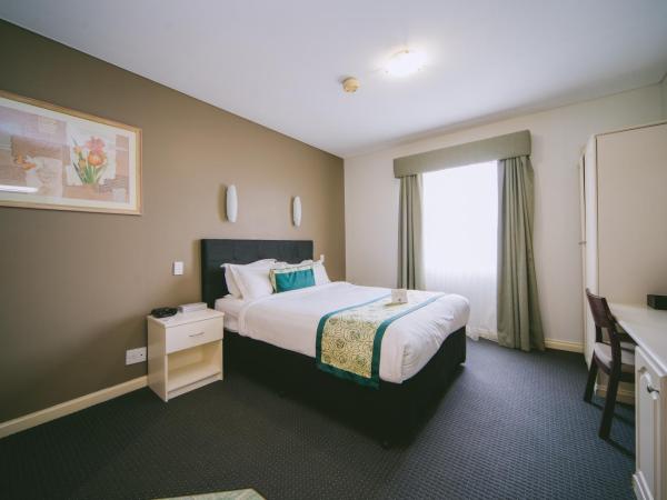 Hotel Northbridge : photo 6 de la chambre chambre lit queen-size avec baignoire spa