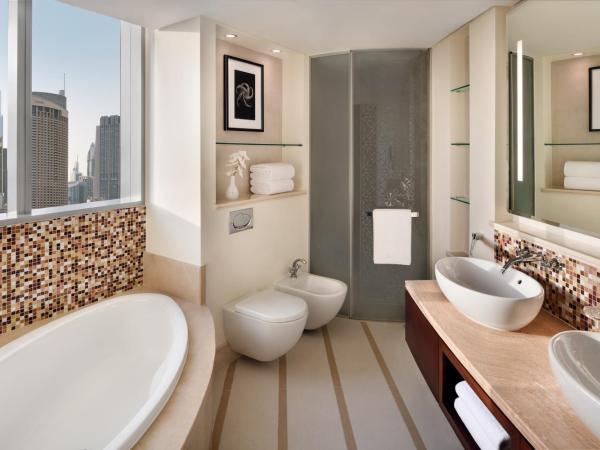 Address Downtown : photo 4 de la chambre résidence 2 chambres - balcon - vue burj khalifa et fontaine