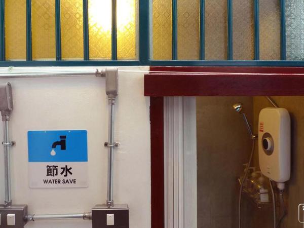 T-Boutique Hostel - Hua Lamphong : photo 6 de la chambre chambre lits jumeaux standard avec salle de bains commune