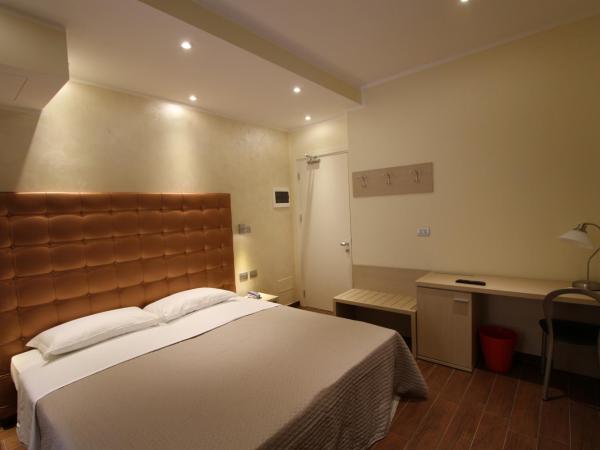 Hotel La Madonnina : photo 5 de la chambre chambre double