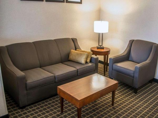 Comfort Suites Portland Southwest : photo 5 de la chambre suite lit queen-size – non-fumeurs