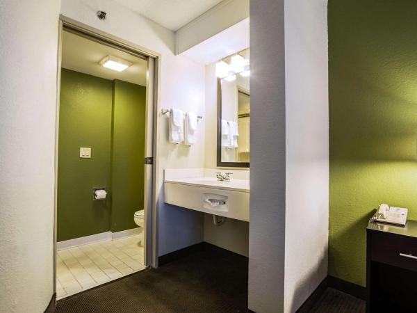 Sleep Inn Airport : photo 5 de la chambre chambre lit king-size standard - non-fumeurs 