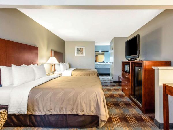 Quality Inn Airport I-240 : photo 4 de la chambre chambre 2 lits queen-size - non-fumeurs