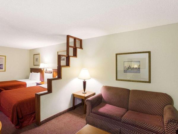 Rodeway Inn & Suites South of Fiesta Park : photo 3 de la chambre chambre double avec 2 lits doubles - non-fumeurs