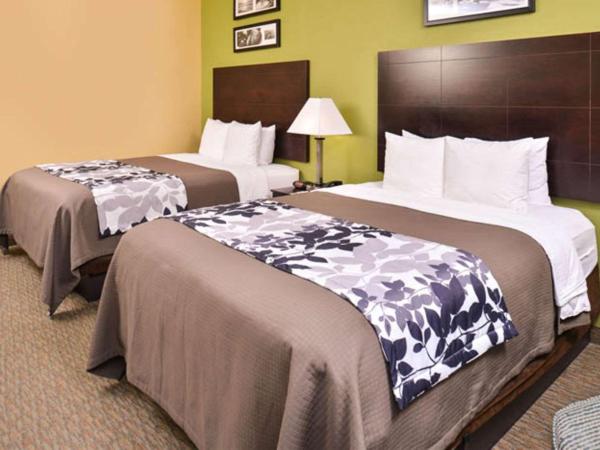 Sleep Inn and Suites Downtown Houston : photo 2 de la chambre chambre avec 2 grands lits queen-size 