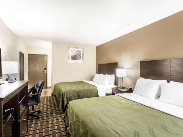 Quality Inn Downtown : photo 4 de la chambre chambre avec 2 grands lits queen-size 
