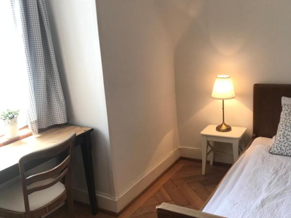 The Bed + Breakfast : photo 10 de la chambre chambre triple avec salle de bains commune