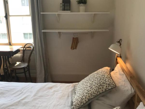 The Bed + Breakfast : photo 9 de la chambre chambre quadruple avec salle de bains commune