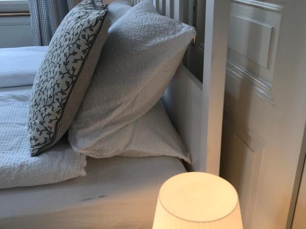 The Bed + Breakfast : photo 7 de la chambre chambre double avec salle de bains commune