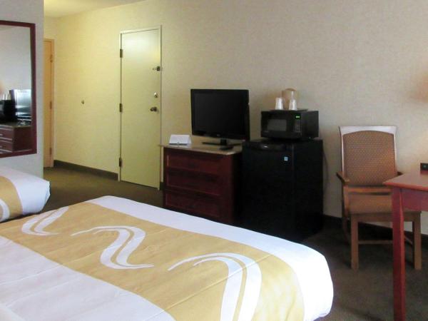 Quality Inn & Suites Downtown - University Area : photo 2 de la chambre chambre 2 lits queen-size - non-fumeurs
