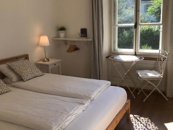 The Bed + Breakfast : photo 3 de la chambre chambre double avec salle de bains privative