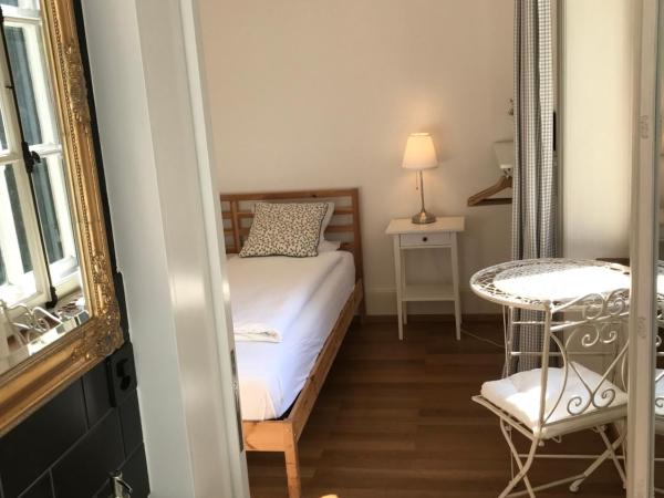 The Bed + Breakfast : photo 5 de la chambre chambre double avec salle de bains privative