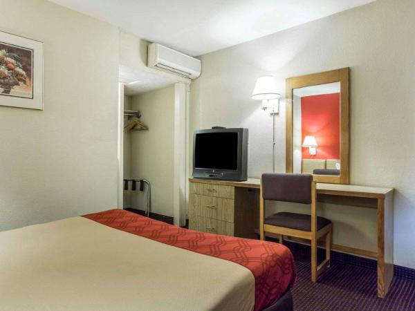 Econo Lodge : photo 1 de la chambre chambre lit king-size - non-fumeurs