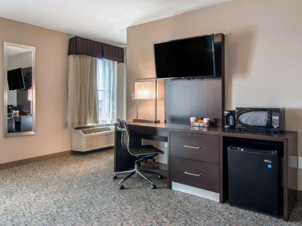 Clarion Inn & Suites Atlanta Downtown : photo 4 de la chambre chambre lit king-size - non-fumeurs