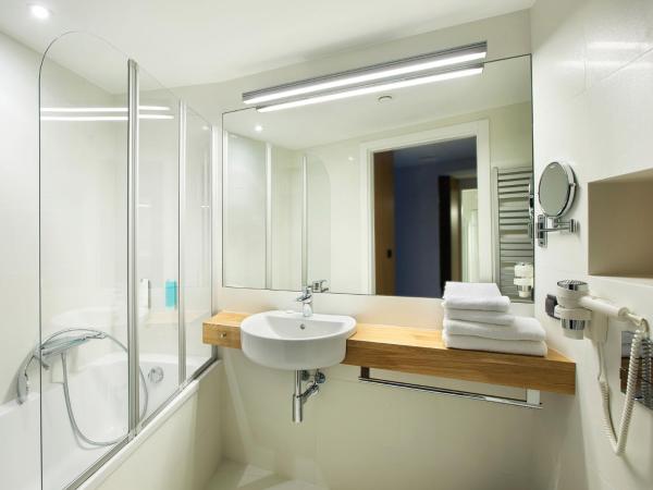 Regatta Hotel Restauracja Spa : photo 1 de la chambre chambre deluxe double ou lits jumeaux