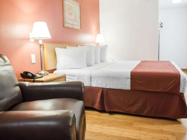 Econo Lodge Old Town : photo 4 de la chambre chambre lit king-size - non-fumeurs