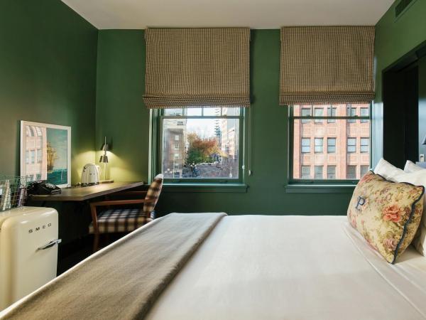 Palihotel Seattle : photo 6 de la chambre chambre lit queen-size de luxe avec vue