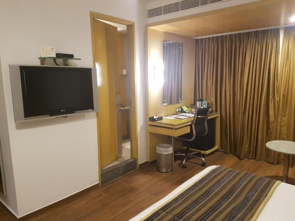 Ramee Guestline Hotel Dadar : photo 2 de la chambre chambre double ou lits jumeaux club