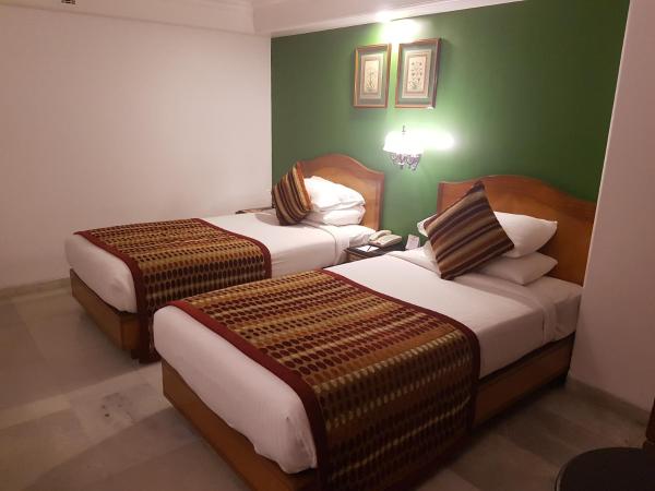 Ramee Guestline Hotel Dadar : photo 5 de la chambre chambre double ou lits jumeaux club
