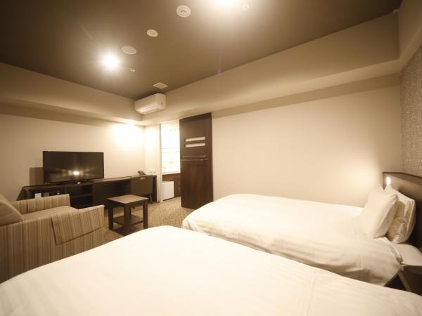 Dormy Inn Premium Osaka Kitahama : photo 2 de la chambre chambre lits jumeaux avec lit d'appoint - non-fumeurs