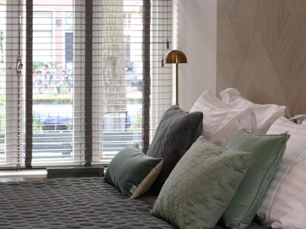 Villa360 : photo 1 de la chambre chambre double avec salle de bains privative