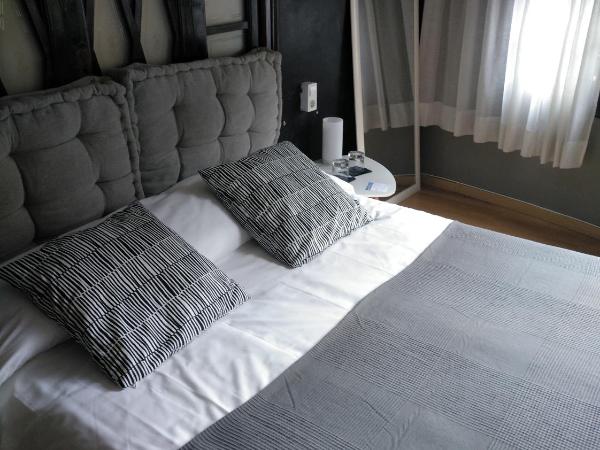 7 Moons Bed & Breakfast : photo 2 de la chambre chambre lit queen-size avec salle de bains commune