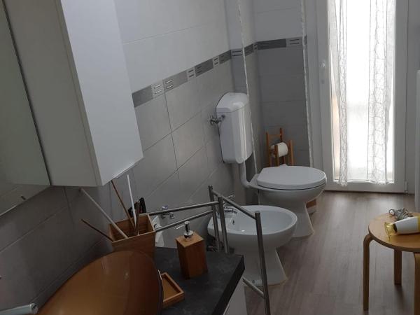 Testa o Croce Casa Vacanze : photo 8 de la chambre chambre double avec salle de bains privative extérieure