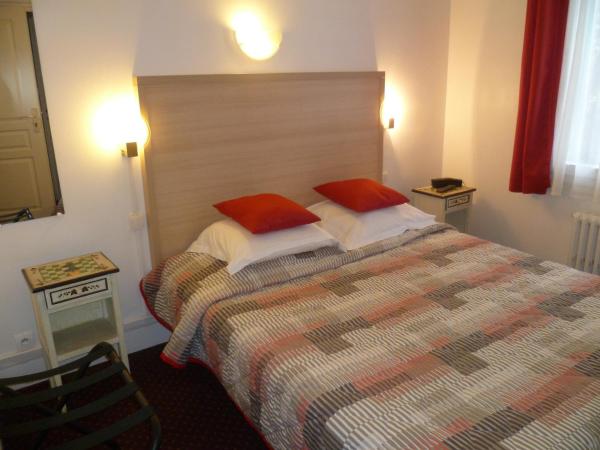 Htel Beausjour : photo 4 de la chambre chambre double avec salle de bains privative