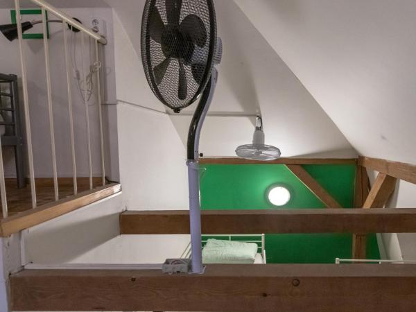 The MadHouse Prague : photo 5 de la chambre lit dans dortoir mixte de 12 lits