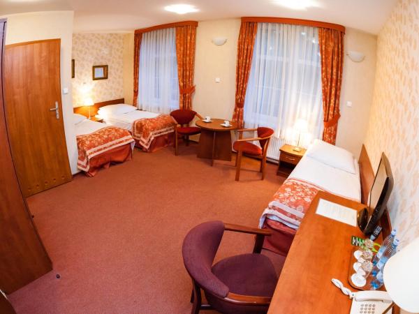 Hotel Logos : photo 1 de la chambre chambre triple