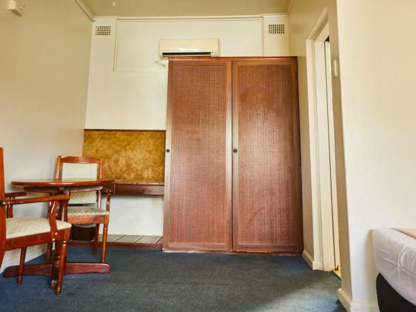 Town and Country Motel : photo 2 de la chambre chambre deluxe