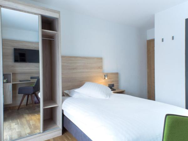Hotel Bristol : photo 3 de la chambre chambre simple avec grand lit - vue sur montagne