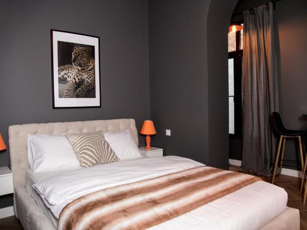 W1 Katowice : photo 1 de la chambre appartement avec douche