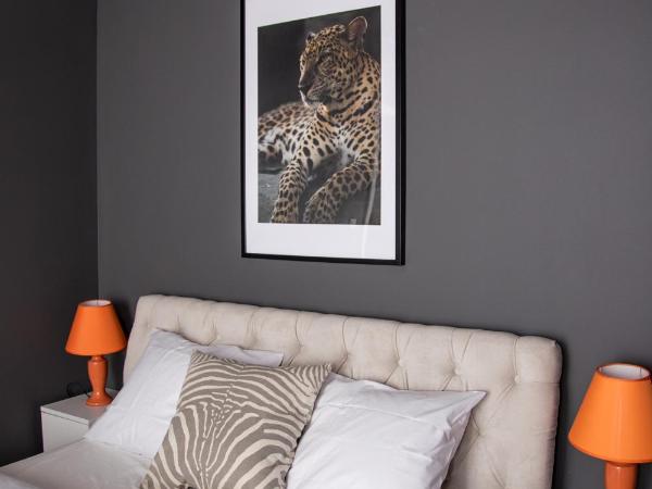 W1 Katowice : photo 2 de la chambre appartement avec douche