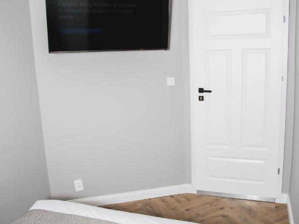 W1 Katowice : photo 5 de la chambre chambre double avec salle de bains privative