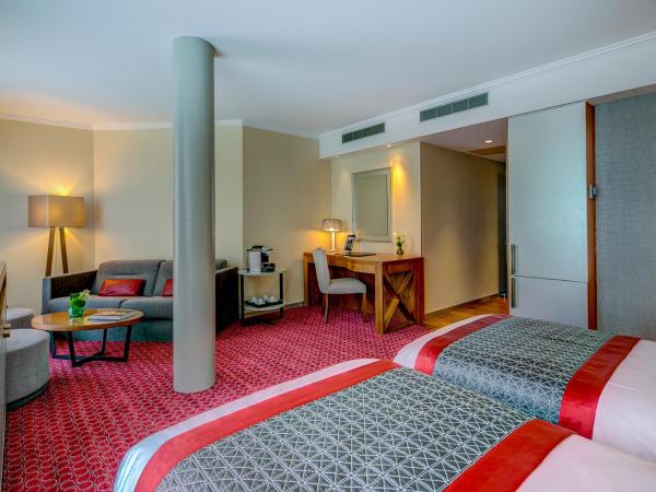 Fairmont Grand Hotel Geneva : photo 4 de la chambre suite junior - vue sur cour