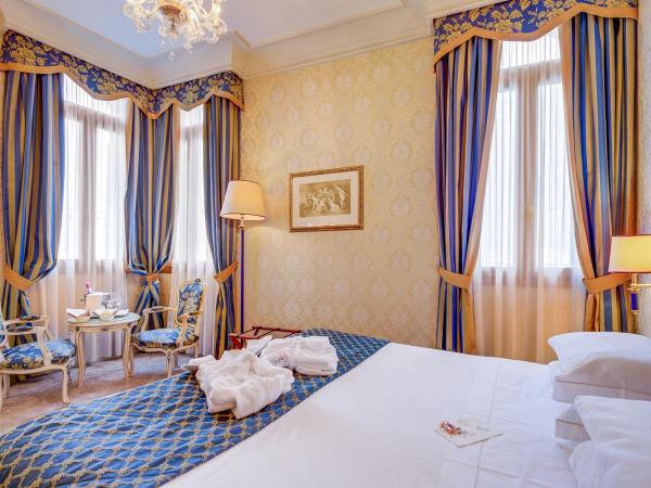 Hotel Antiche Figure : photo 7 de la chambre chambre double deluxe - vue sur canal