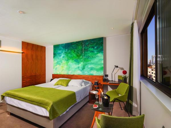 Horizon Luxury Suites : photo 6 de la chambre chambre double ou lits jumeaux deluxe - vue sur ville 