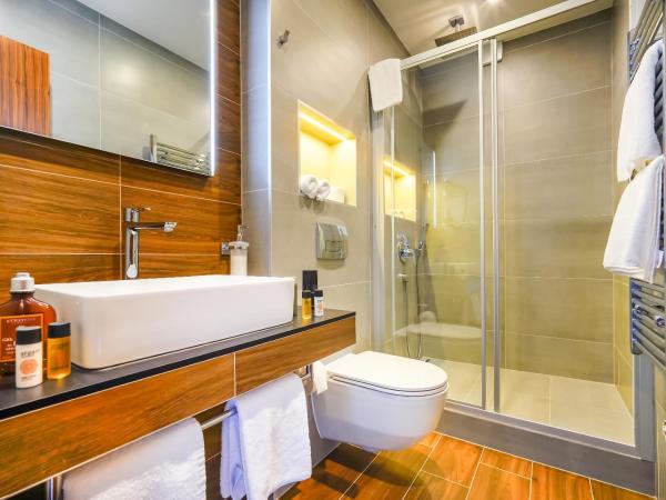 Horizon Luxury Suites : photo 9 de la chambre chambre double ou lits jumeaux deluxe - vue sur ville 