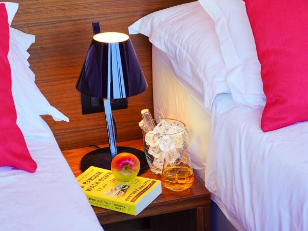 Horizon Luxury Suites : photo 8 de la chambre chambre double ou lits jumeaux deluxe - vue sur ville 