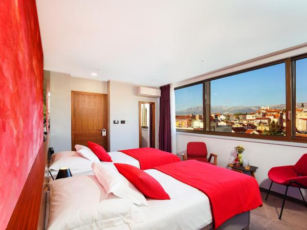Horizon Luxury Suites : photo 1 de la chambre chambre double ou lits jumeaux deluxe - vue sur ville 